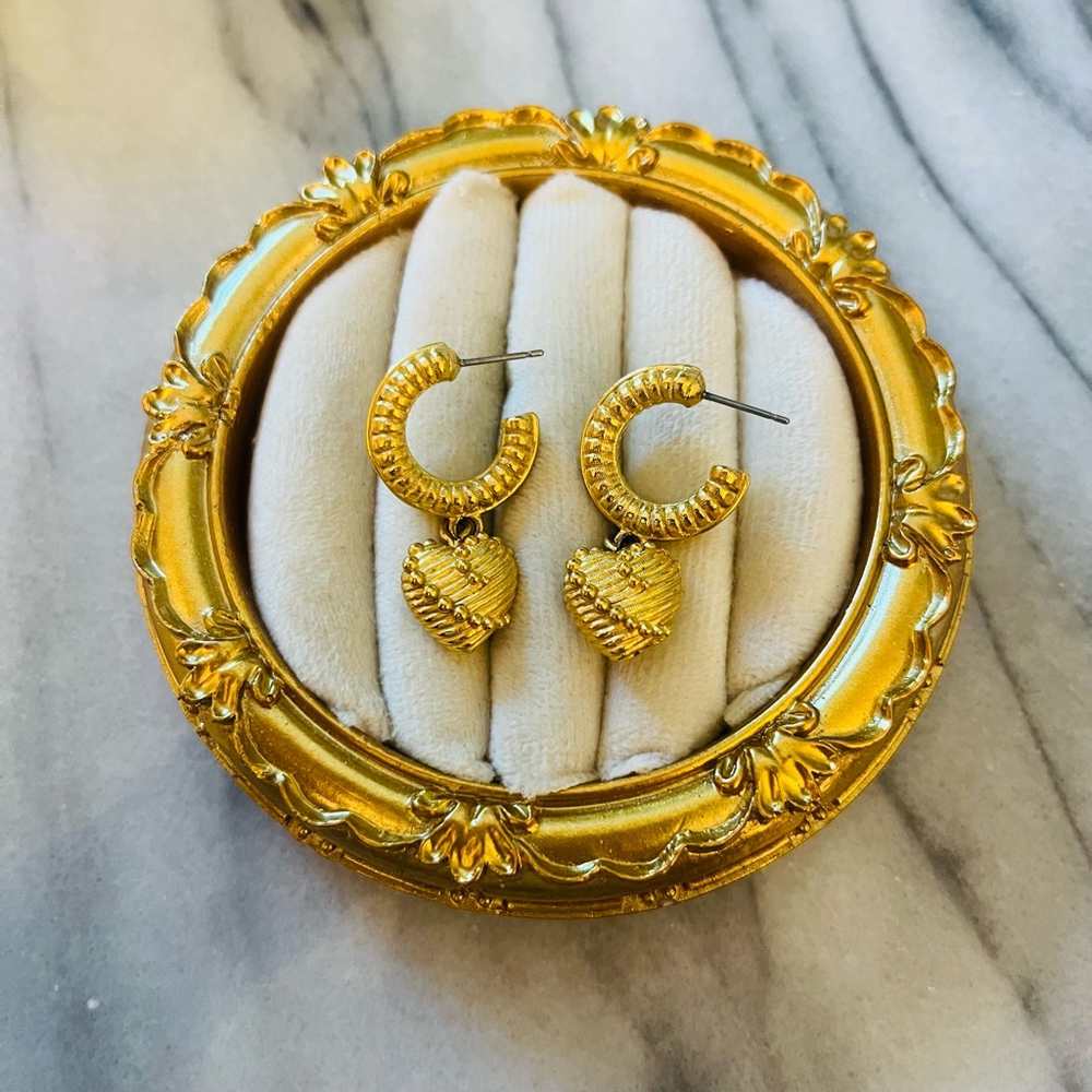 Vintage Heart Dangle Hoop Earrings | Gold Tone Textured Retro‎ Style